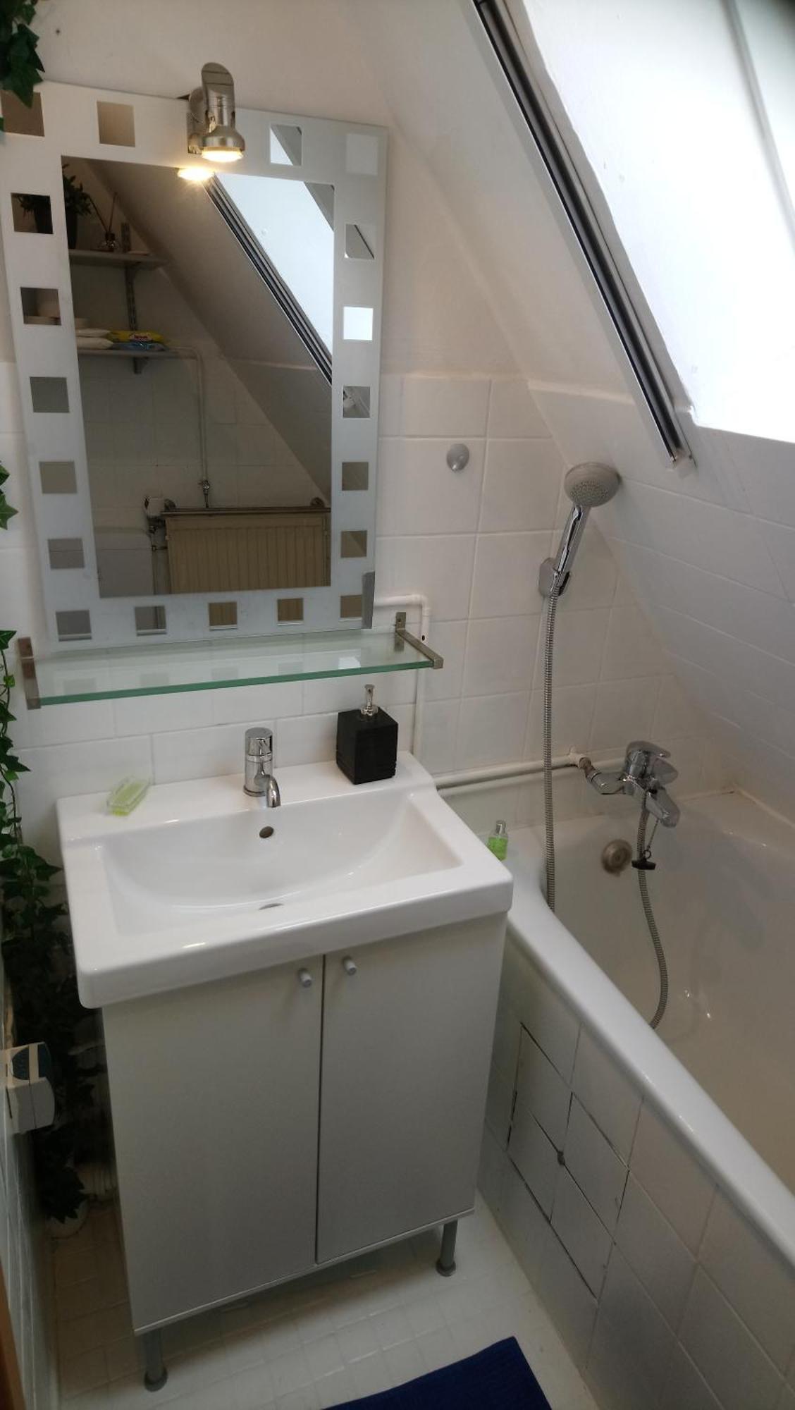 Privatunterkunft Privates Doppelzimmer Bei Der Weser-ems Halle